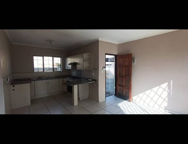 2 BEDROOM PROPERTY TO RENT IN GREENHILLS